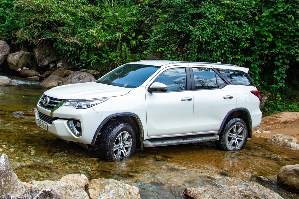 Toyota Fortuner đang là mẫu xe bán tốt nhất nhóm SUV 7 chỗ